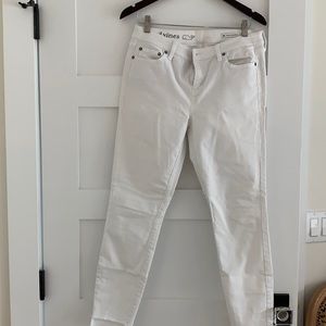Vineyard Vines White Jeans size 10 step hem